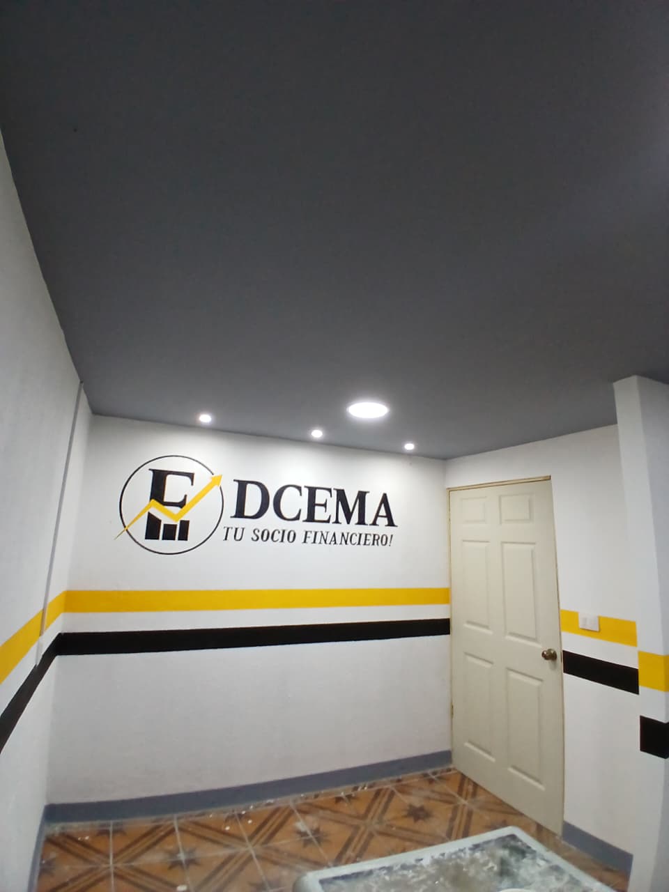 Cielo raso instalado en sala residencial