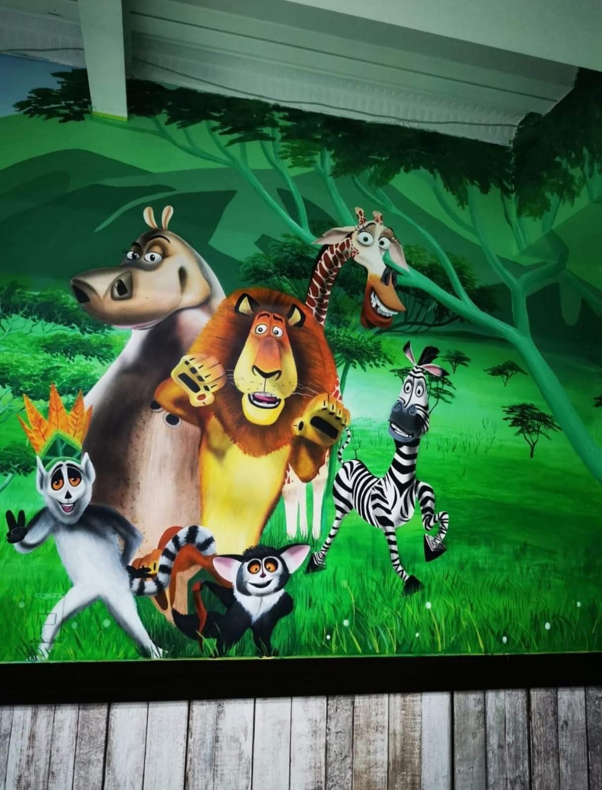 Diseño y pintura comercial 10