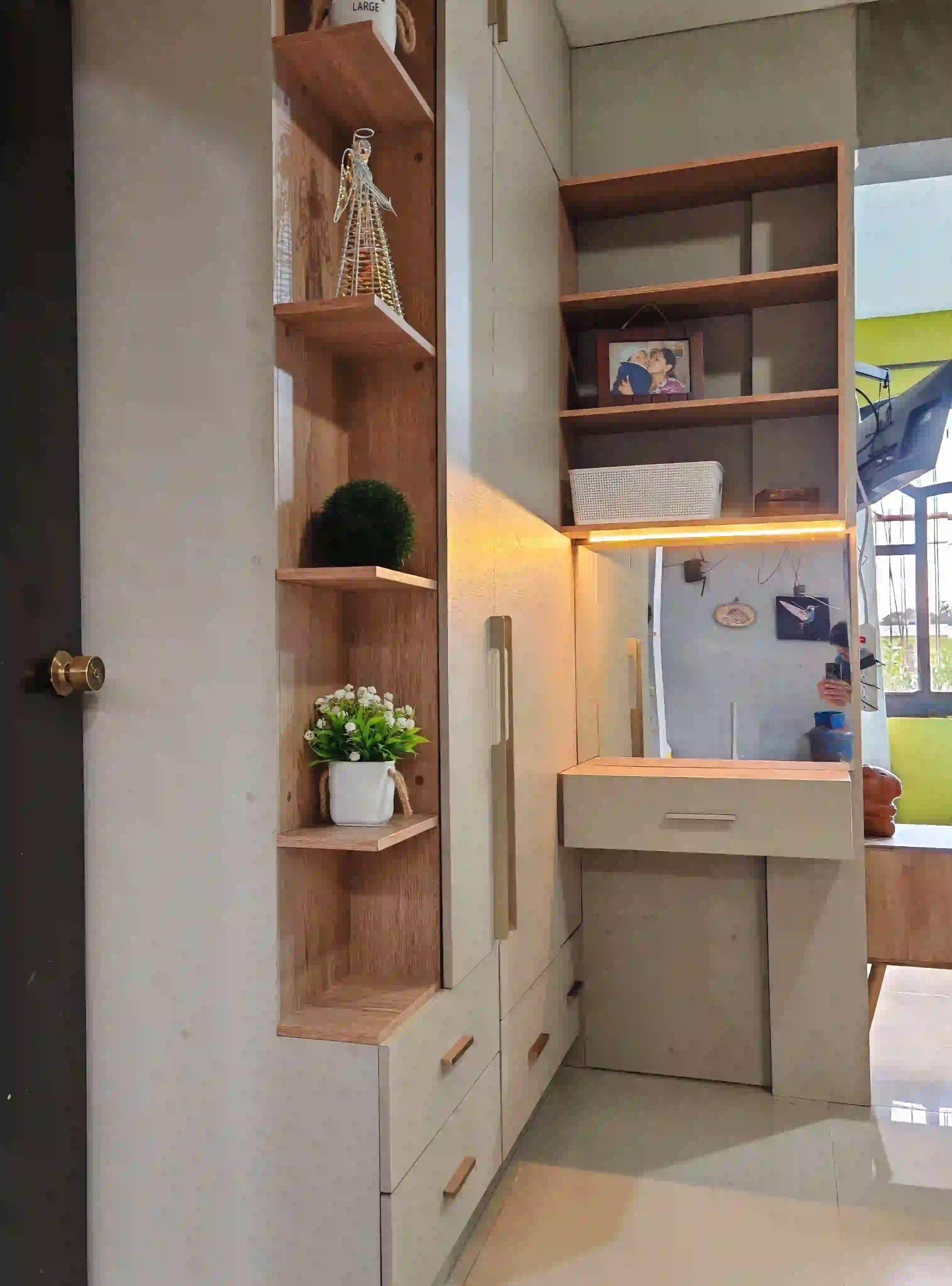 Cocina integral moderna con electrodomésticos 9