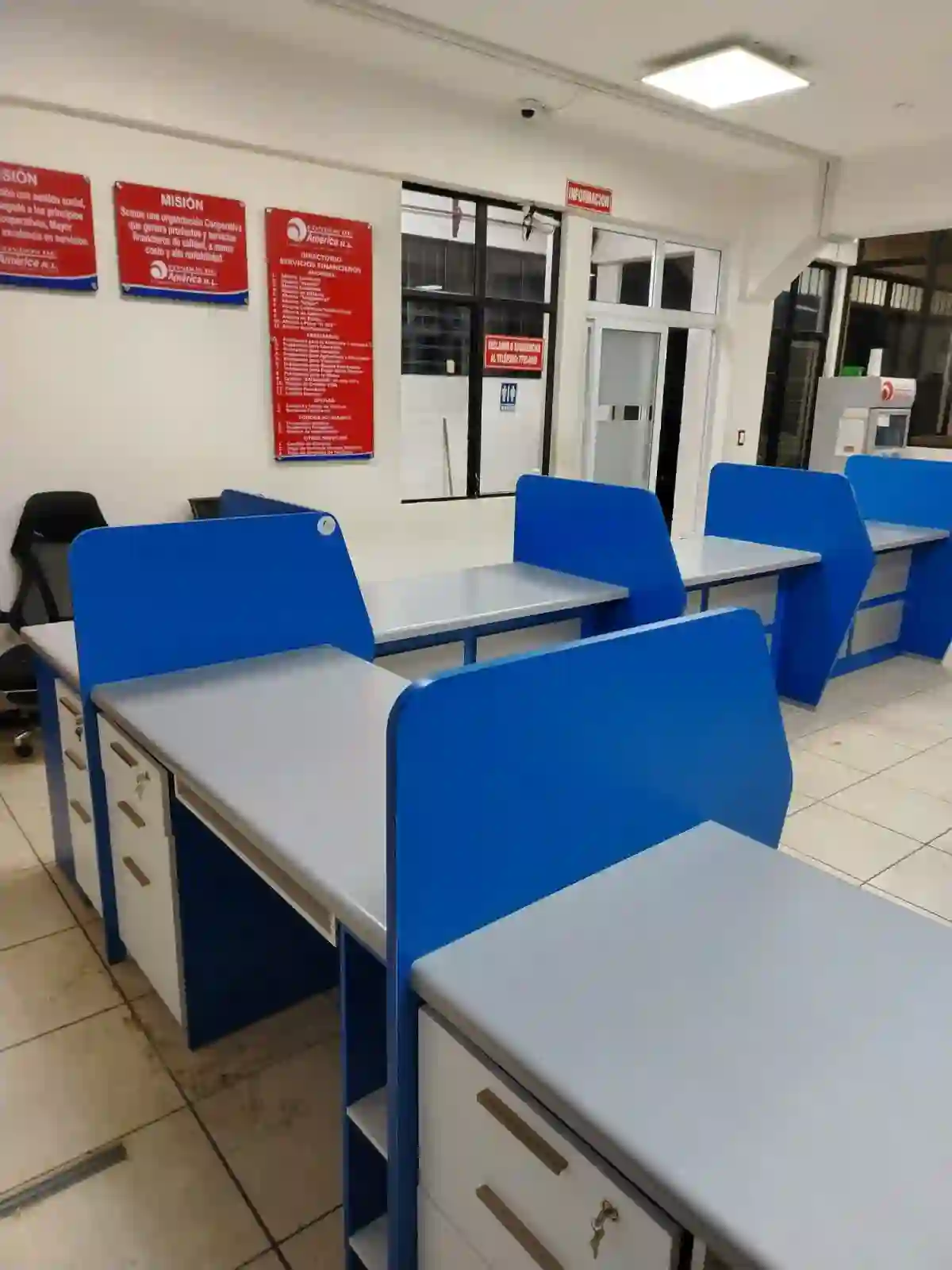 Muebles comerciales para negocios 1