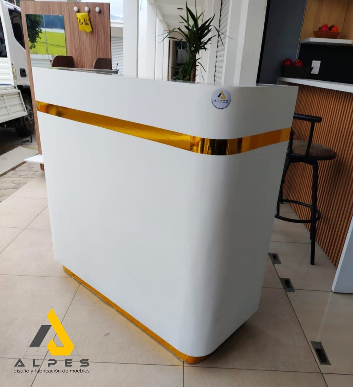 Muebles comerciales funcionales 6